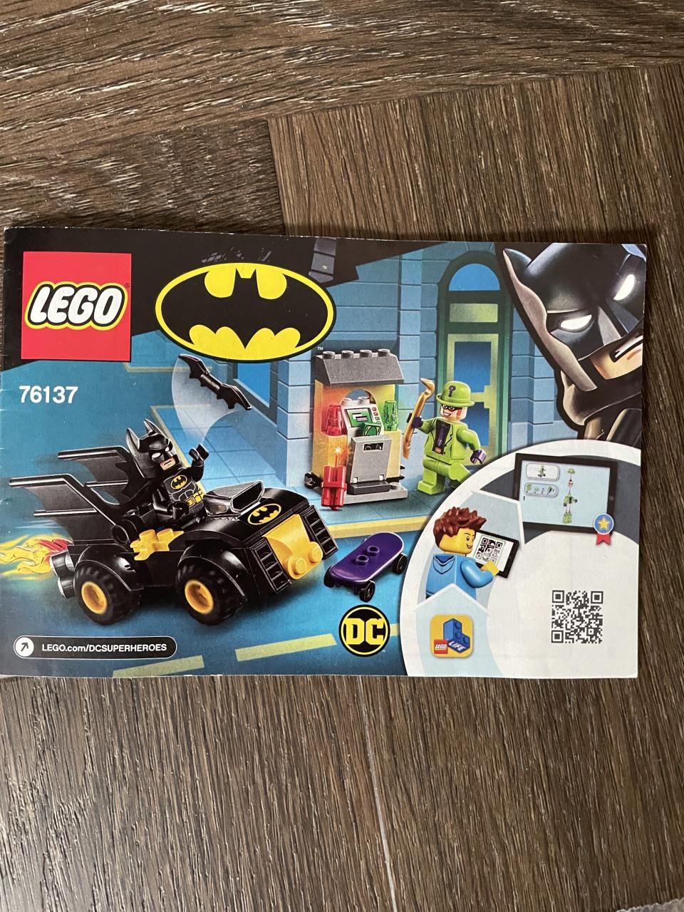 Lego Batman vs: The riddler robbery 76137