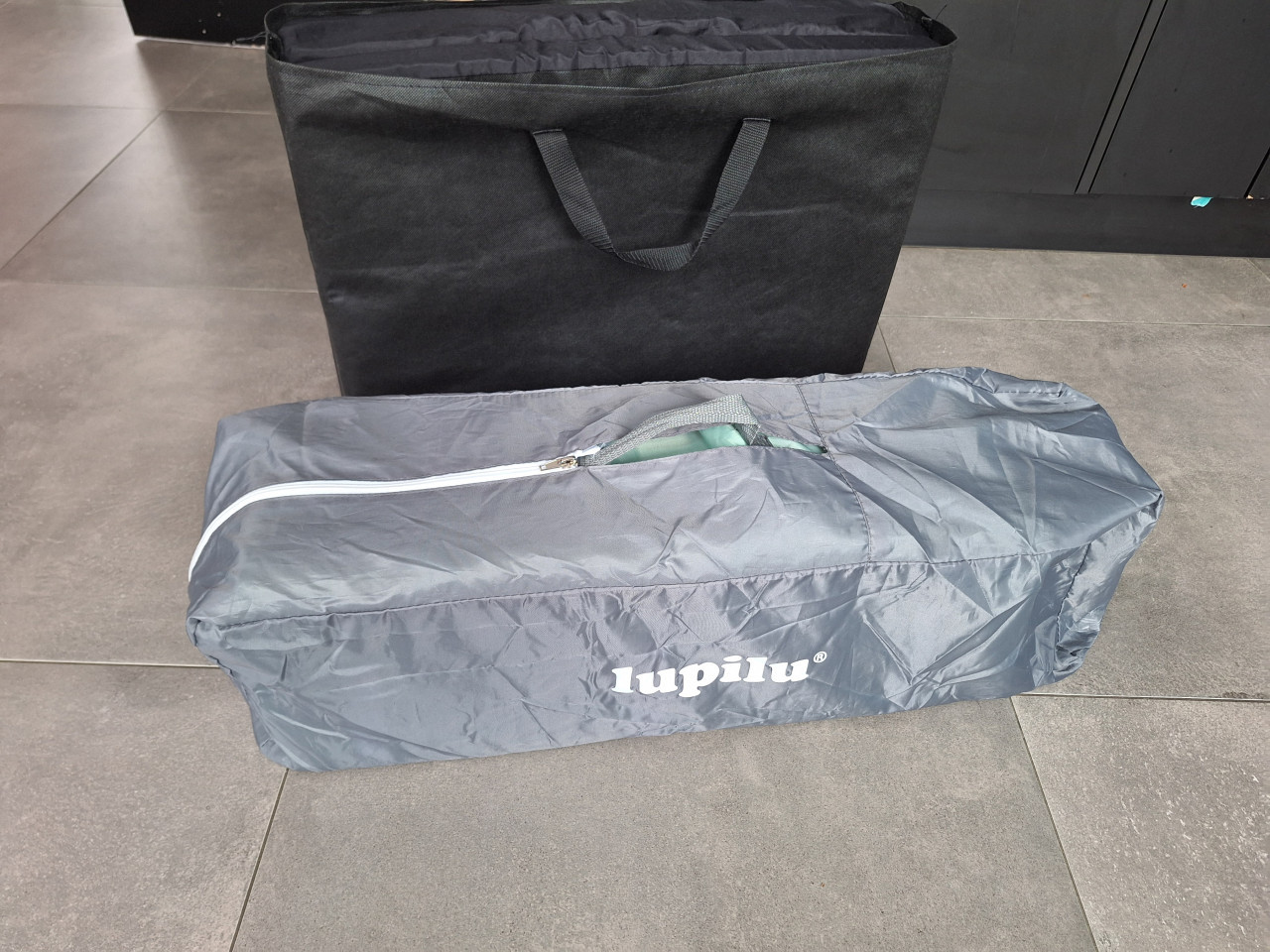 Campingbedje, logeerbed, lupilu, campingbed, reiswieg, mintgroen grijs,