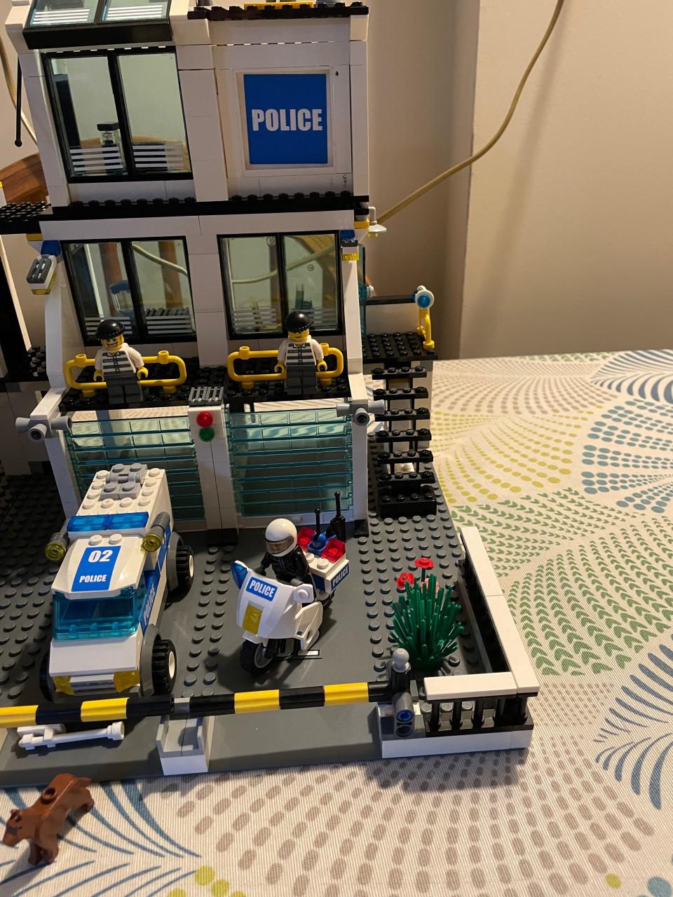 Lego City: Politiebureau 7744