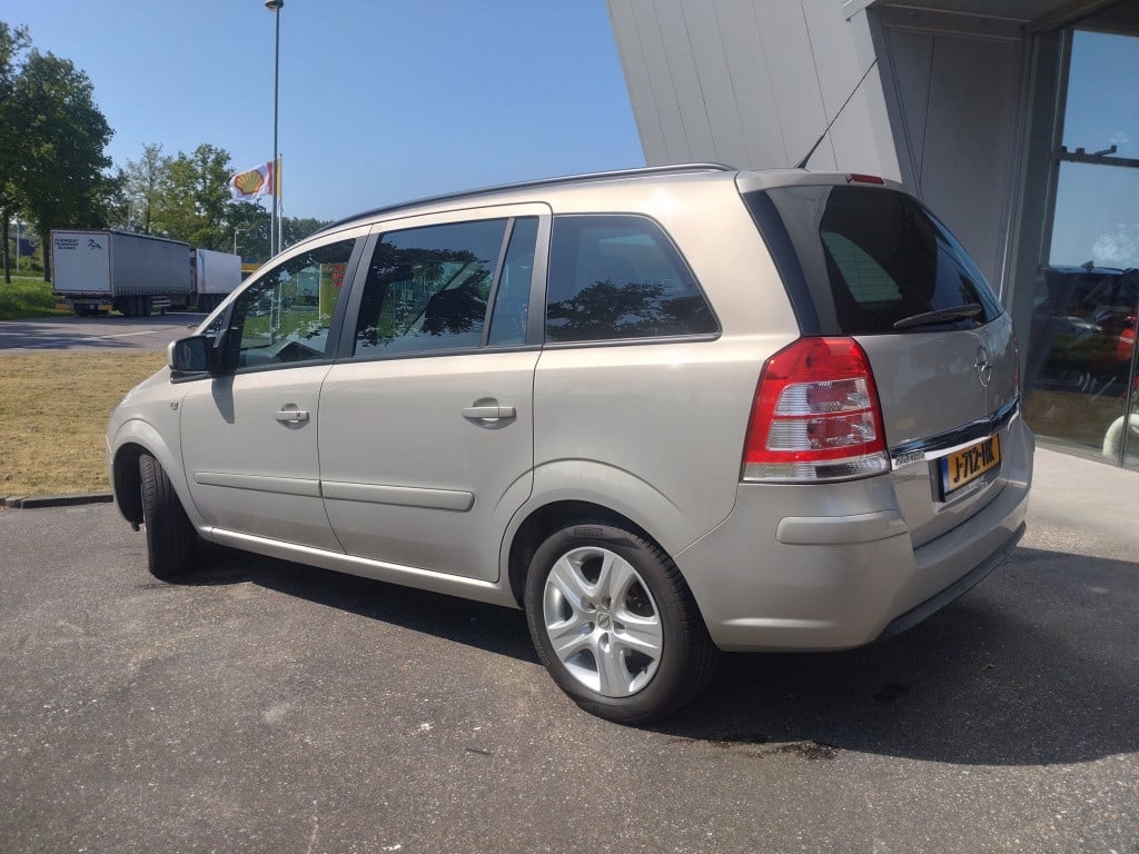 Opel Zafira 1.8i cosmo | 7-persoons