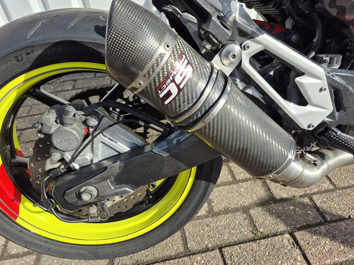 Kawasaki Z800 Performance uit 2015, boordevol extra's