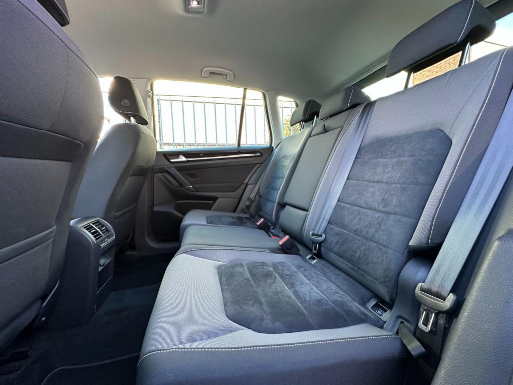Volkswagen Golf Sportsvan 1.4 tsi highline trekhaak camera xenon dab+