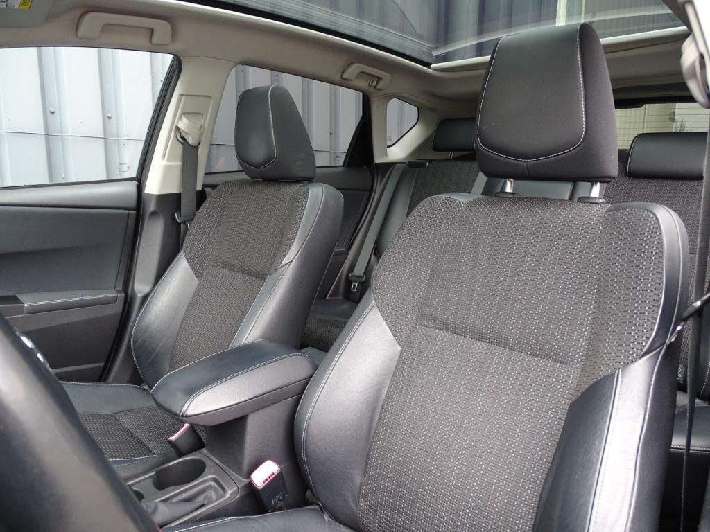 Toyota Auris 1.8 hybrid lease pro | pano | stoelverwarming | camera