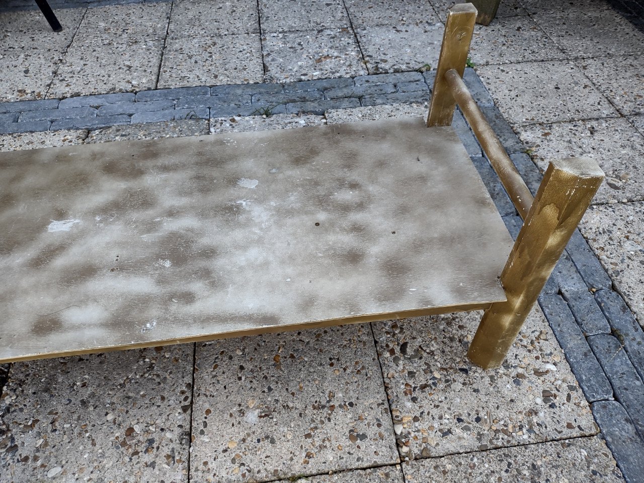Groot houten poppenbed, hondenmand verhoging, bedje pop.