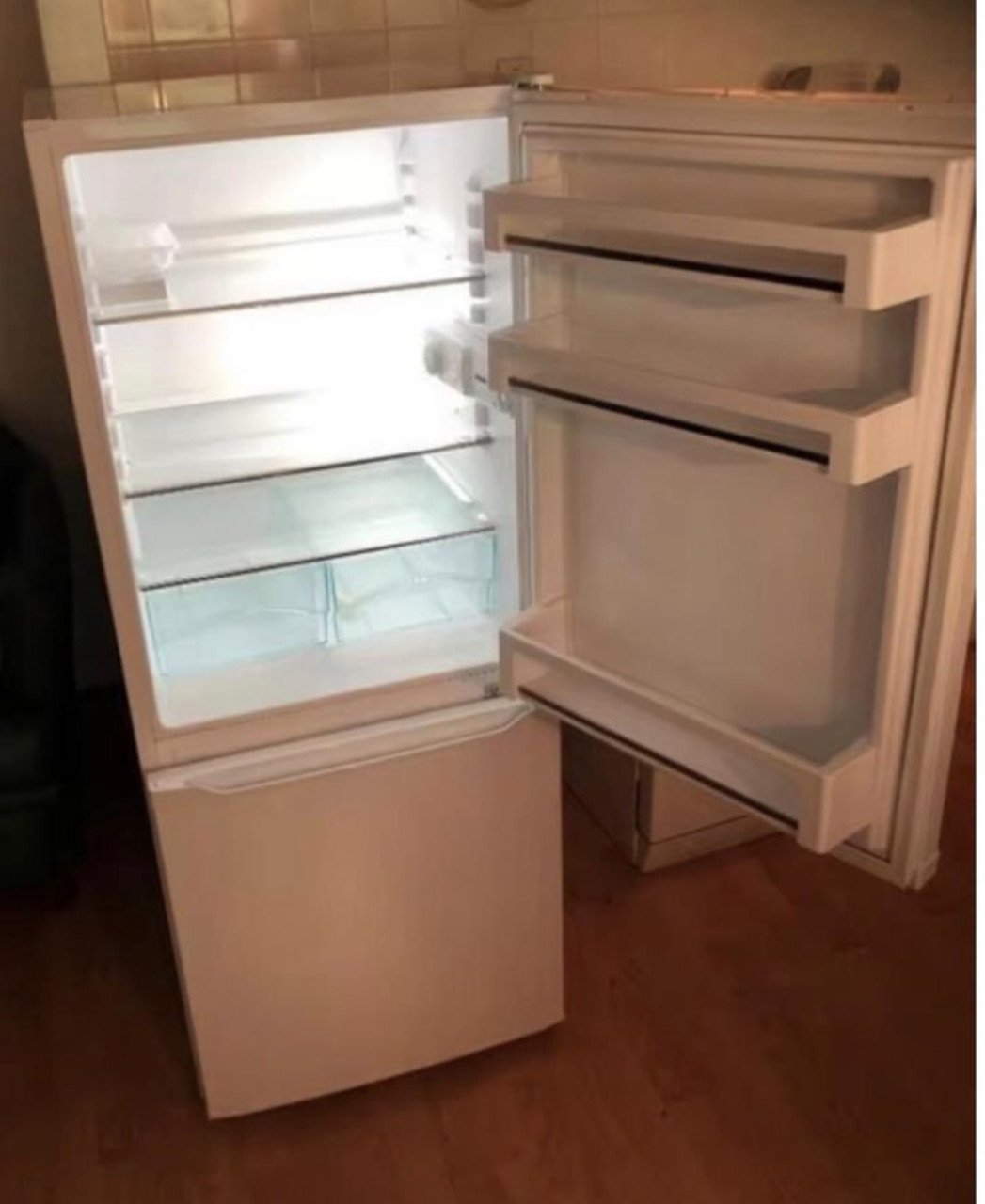 Liebherr Koelkast met vriezer 1 jaar oud nieuwprijs €600,-