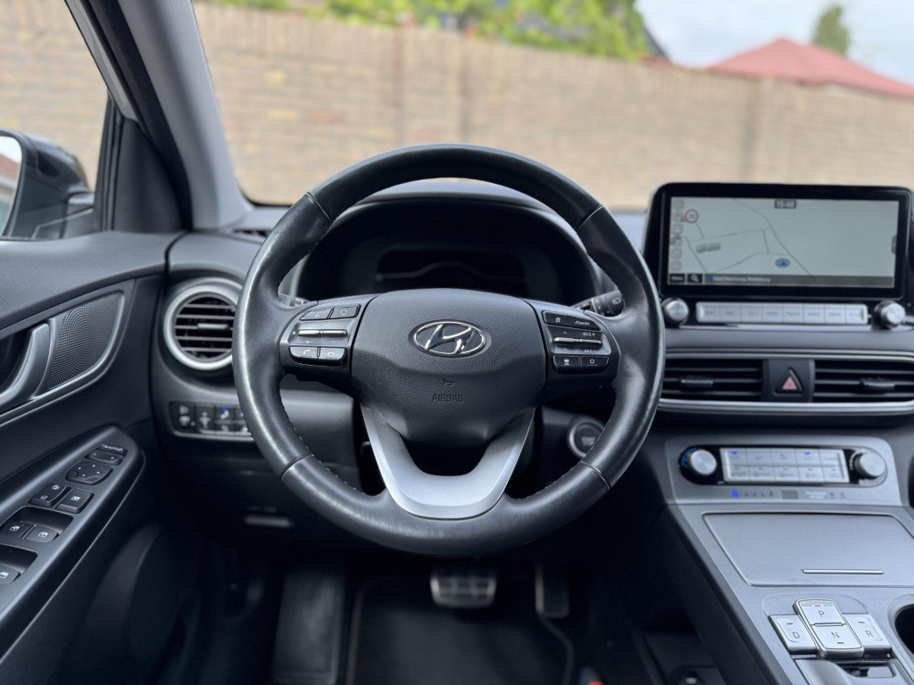 Hyundai Kona ev premium 64 kwh 3-fase lader | schuif-/kanteldak | navigatie