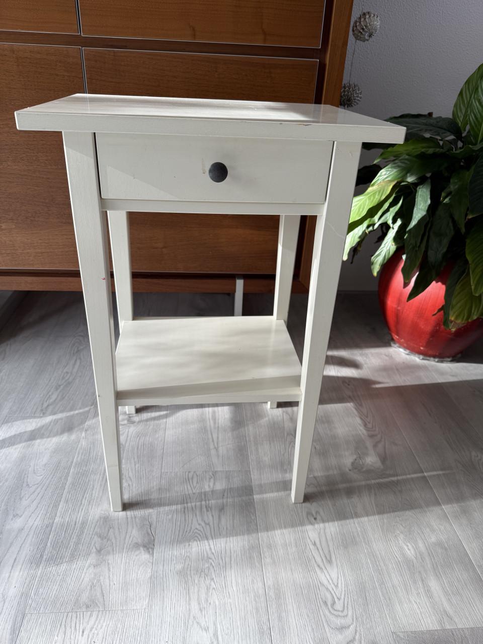 Nachtkastje/side table