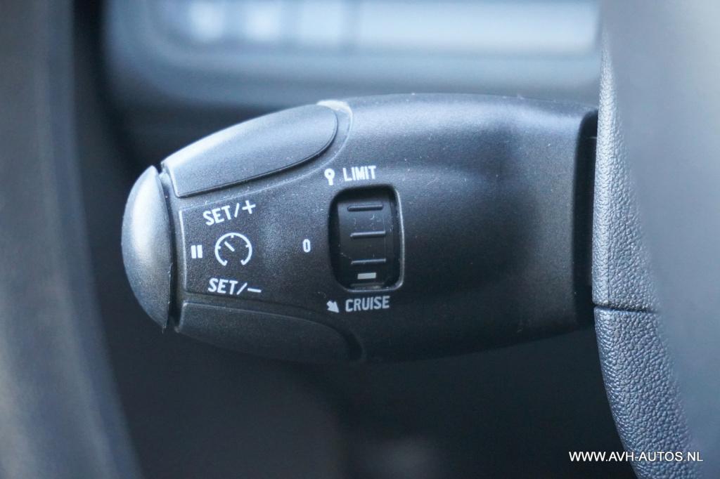 Peugeot 208 1.2 puretech blue lion