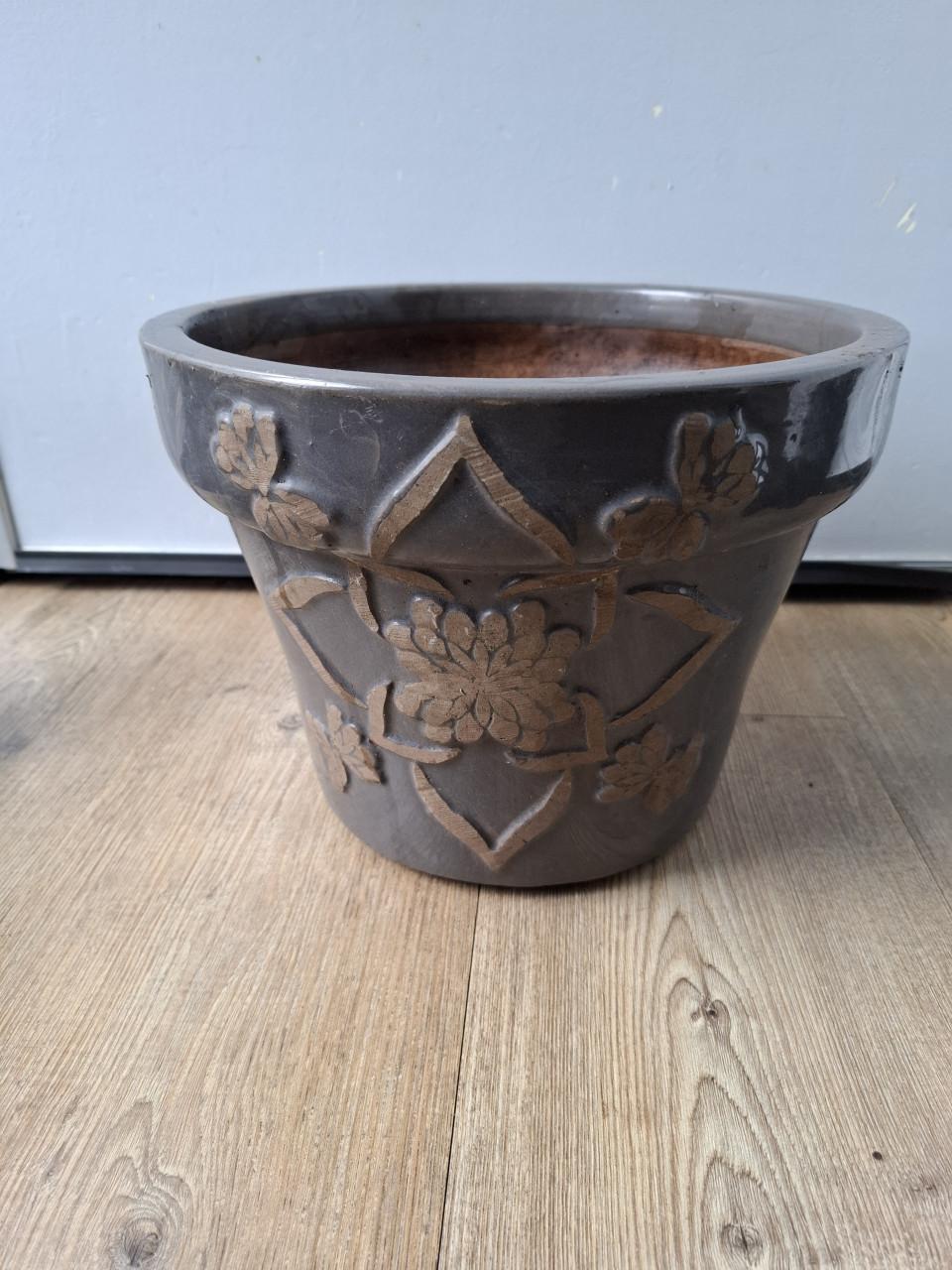 Mooie stenen buitenpot