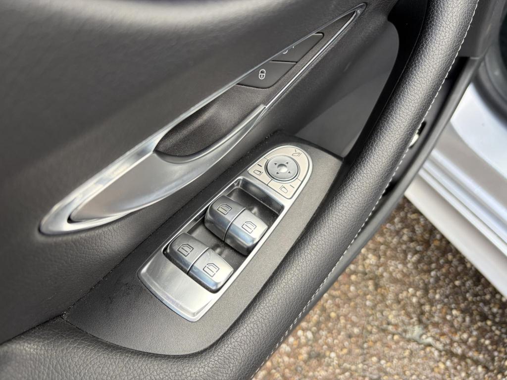 Mercedes-Benz E-Klasse coupé 200 business nl-auto!