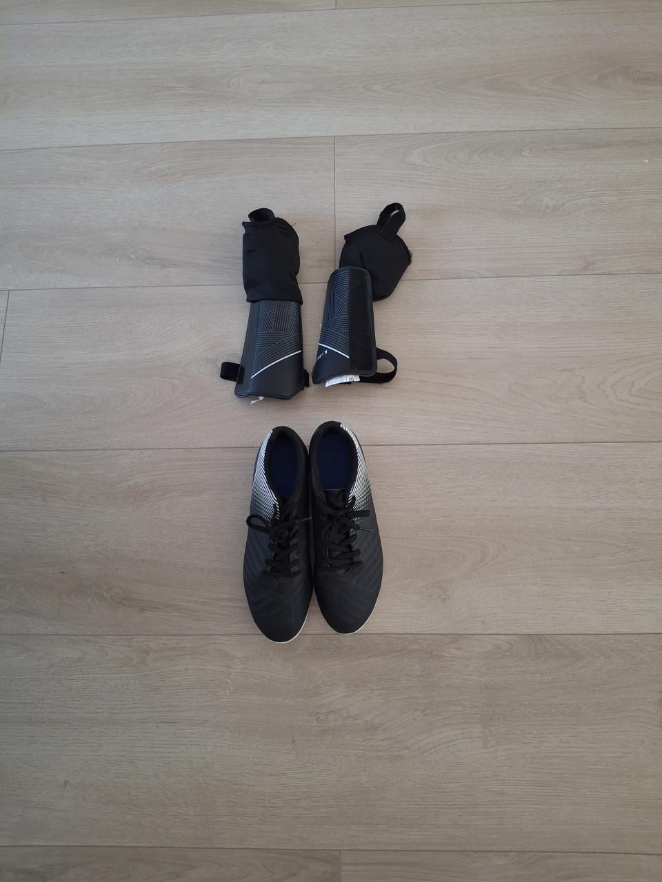 Nog als nieuwvoetbalschoenen met scheenbeschermers