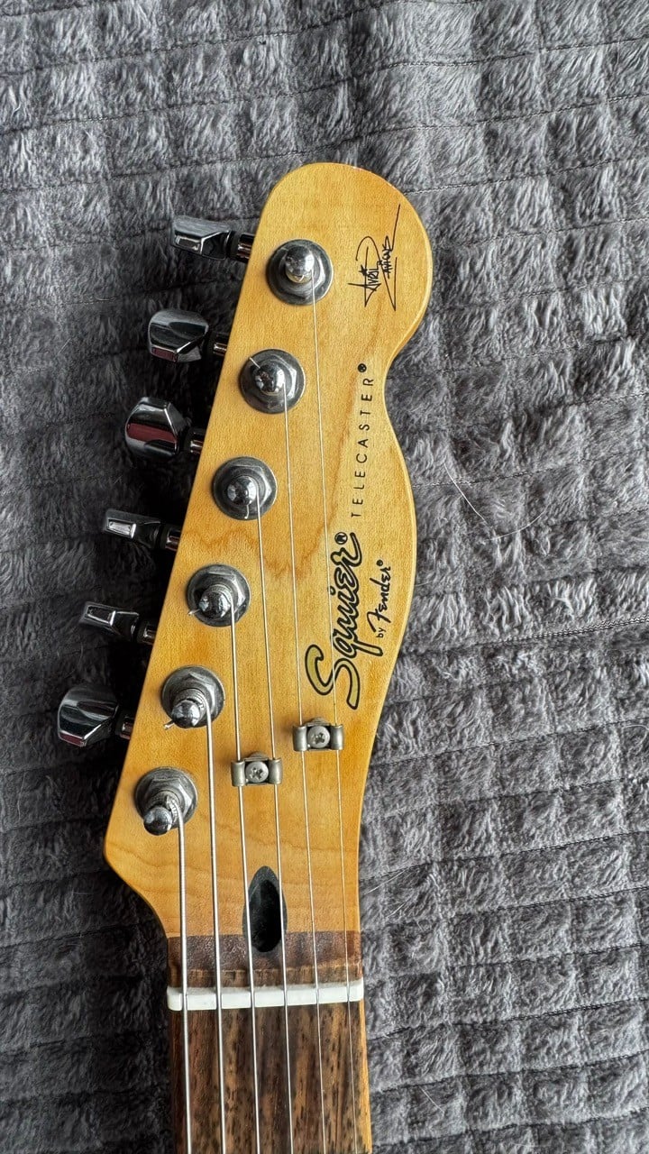 Squier Telecaster Avril Lavigne