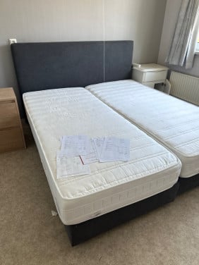 Boxspring bed 2 persoons
