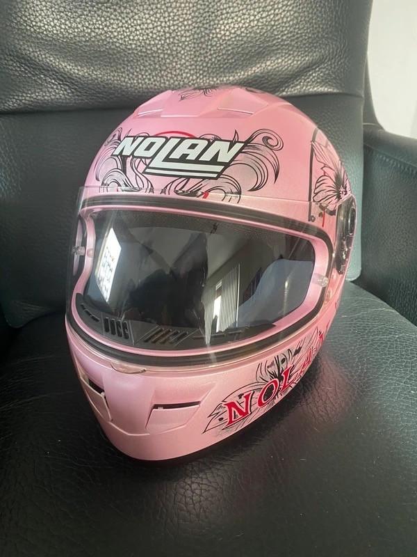 Roze metallic dameshelm Nolan S