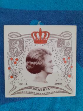 Wandtegel Beatrix.