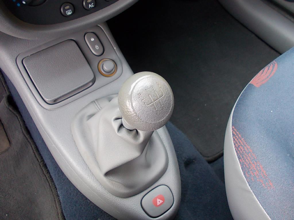 Renault Clio 1.9 dti 5-deurs airco 124000 km!!