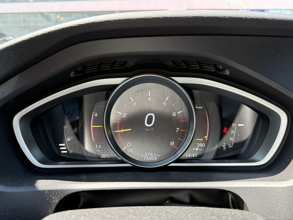 Volvo V40 t3 153pk aut6 polar+ sport| panodak| camera| h&k sound| trekhaak
