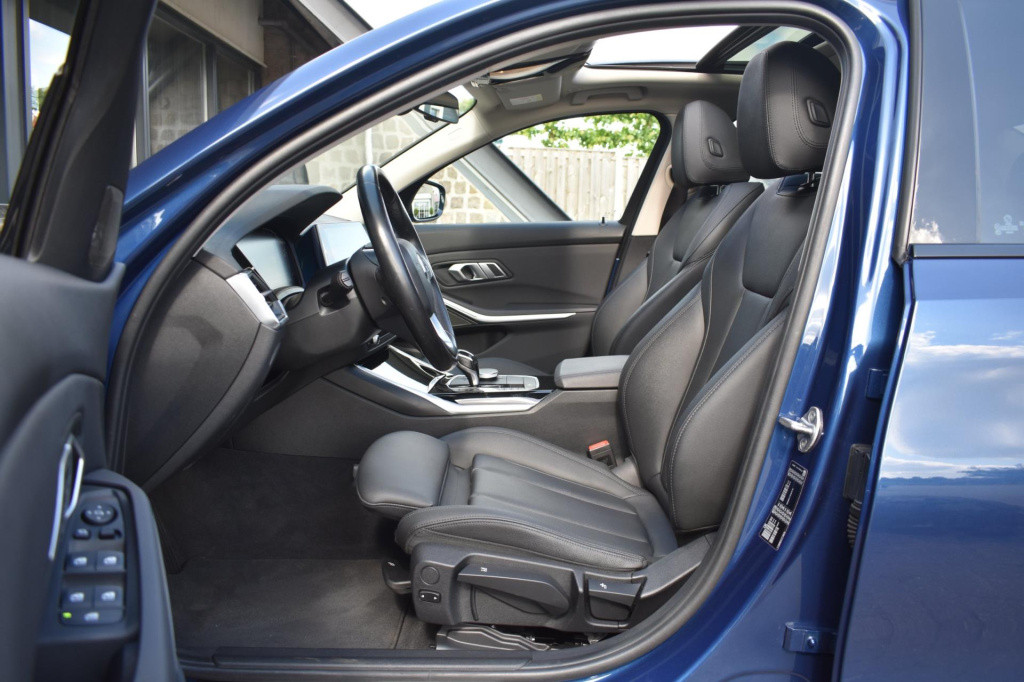 BMW 3-serie 320i high executive | harman kardon | schuif kanteldak | leder 