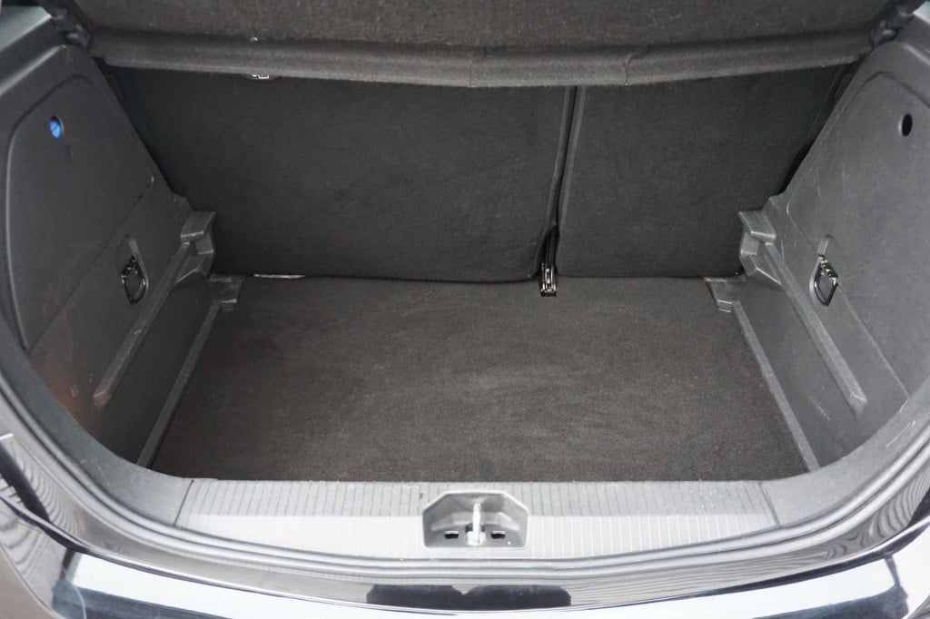Opel Corsa 1.4 online edition airco / cruise / carplay / elektr. ramen / na