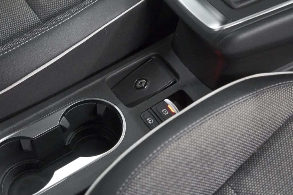 Renault Captur mild hybrid 140 intens | trekhaak | camera | apple carplay |