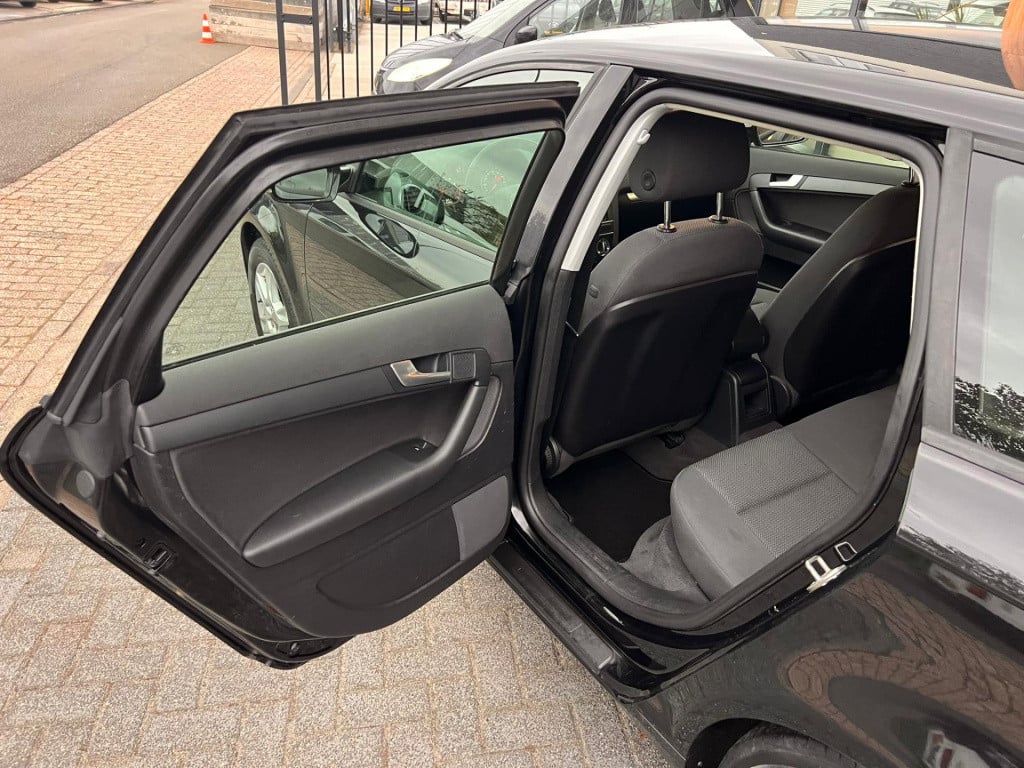 Audi A3 sportback 1.4 tfsi attraction pro line