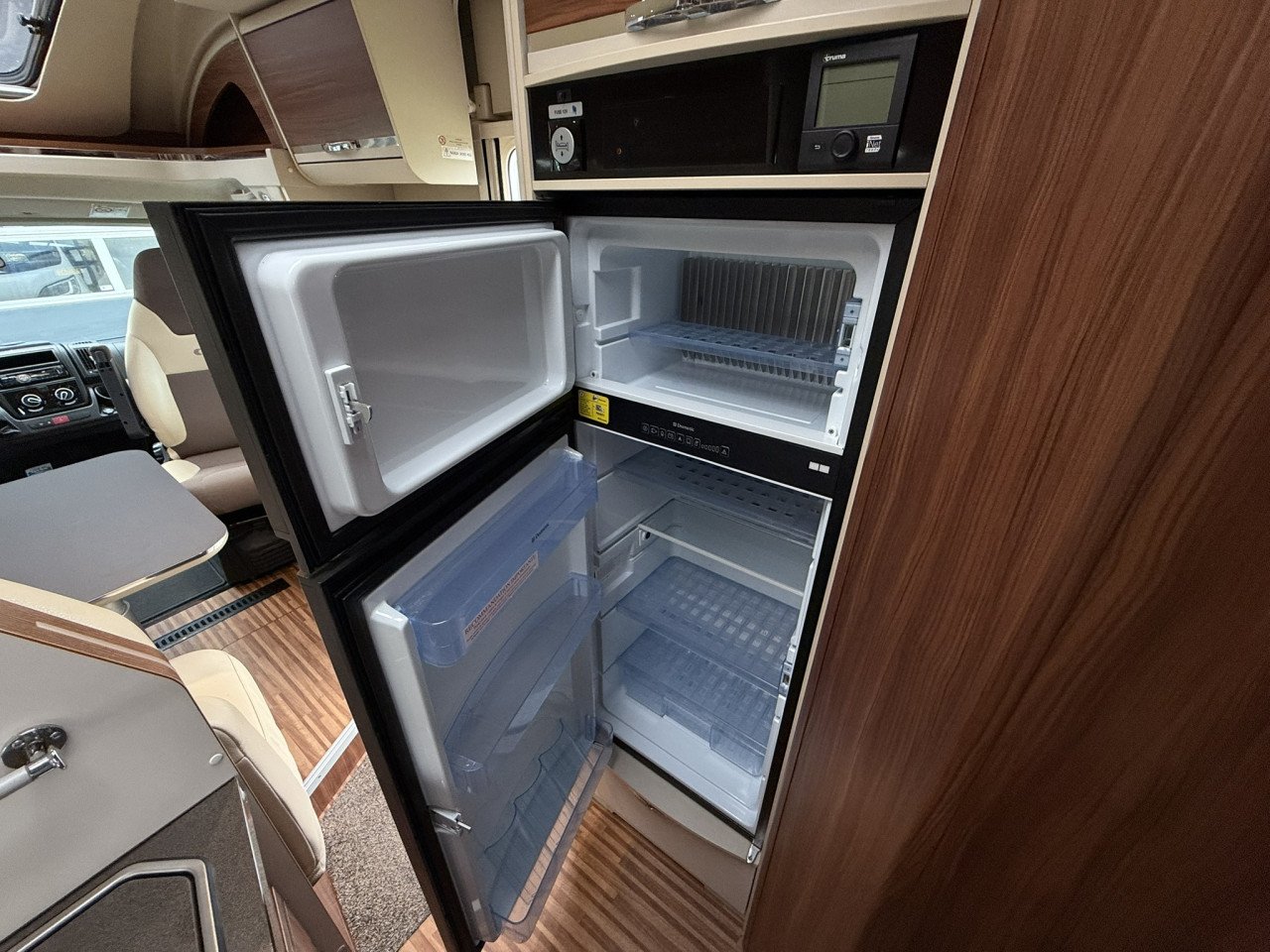 🚐 Adria Matrix Plus M670SC - Luxe gezinscamper vol comfort en vrijheid!