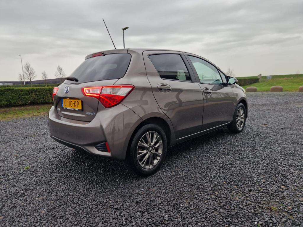 Toyota Yaris 1.5 hybrid dynamic | automaat | navi| rijstrookwaarschuwing | 