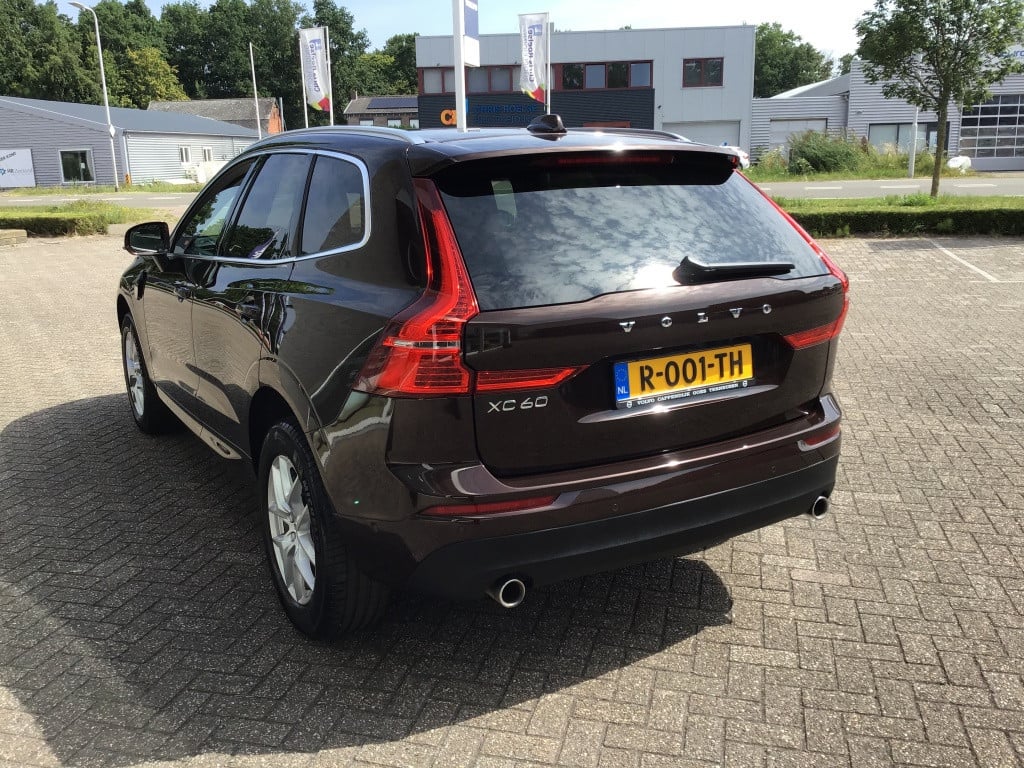 Volvo XC60 t8 390pk recharge mo.pro leder/luchtvering/h.k. audio/360 camera
