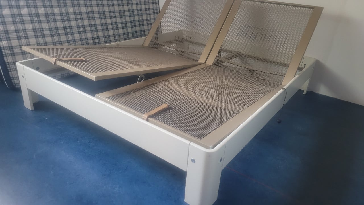 Gratis af te halen.  Auping  bed 160/200