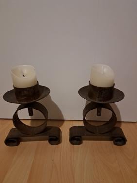 2 metalen/ koperen kaarsenstandaards/ handwerk