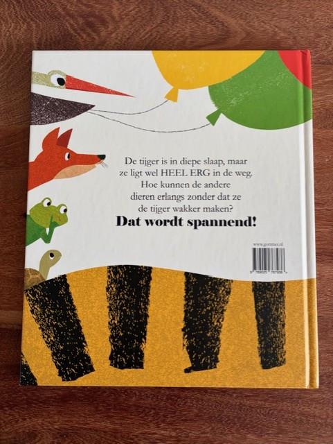 Ssst! De tijger slaapt | Britta Teckentrup (groot formaat)