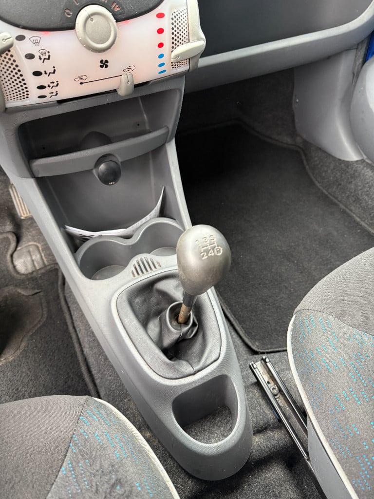 Peugeot 107 1.0 - urban move - airco - 5drs