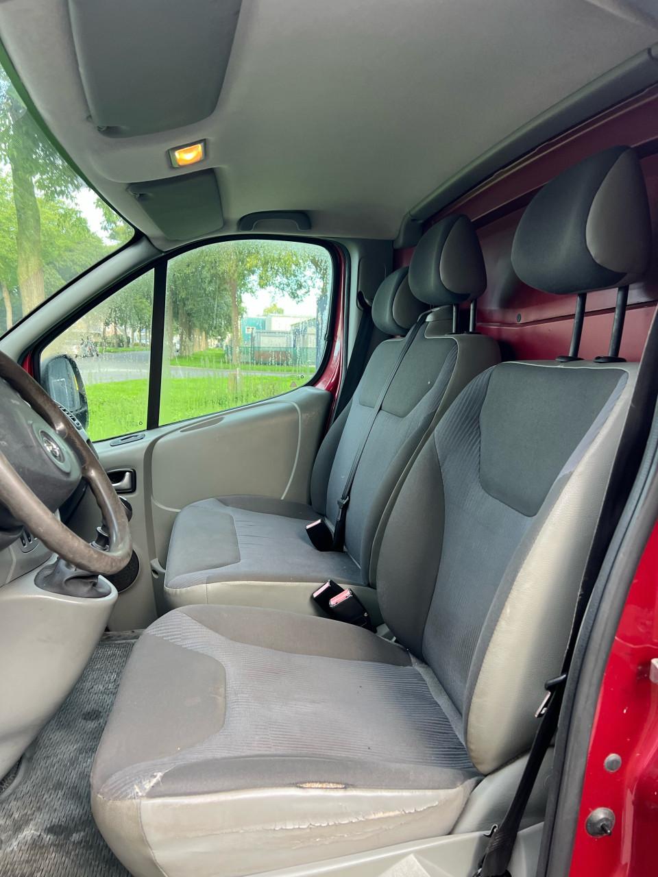 Opel Vivaro 2.0CDTi L2H1 Airco 6bak Jaar Apk
