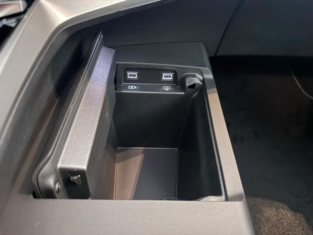 Peugeot E-3008 gt 73 kwh
