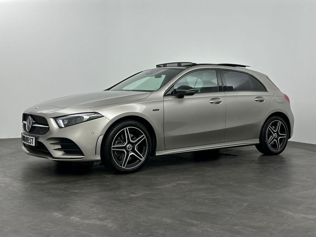 Mercedes-Benz A-Klasse 250 e amg line pano acc 360 leder