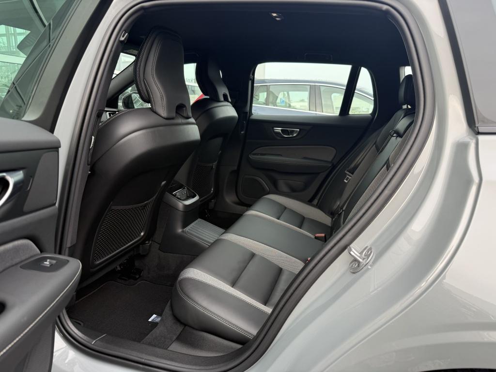 Volvo V60 t6 398pk recharge plus dark| adap.cruise| 360camera| trekaak