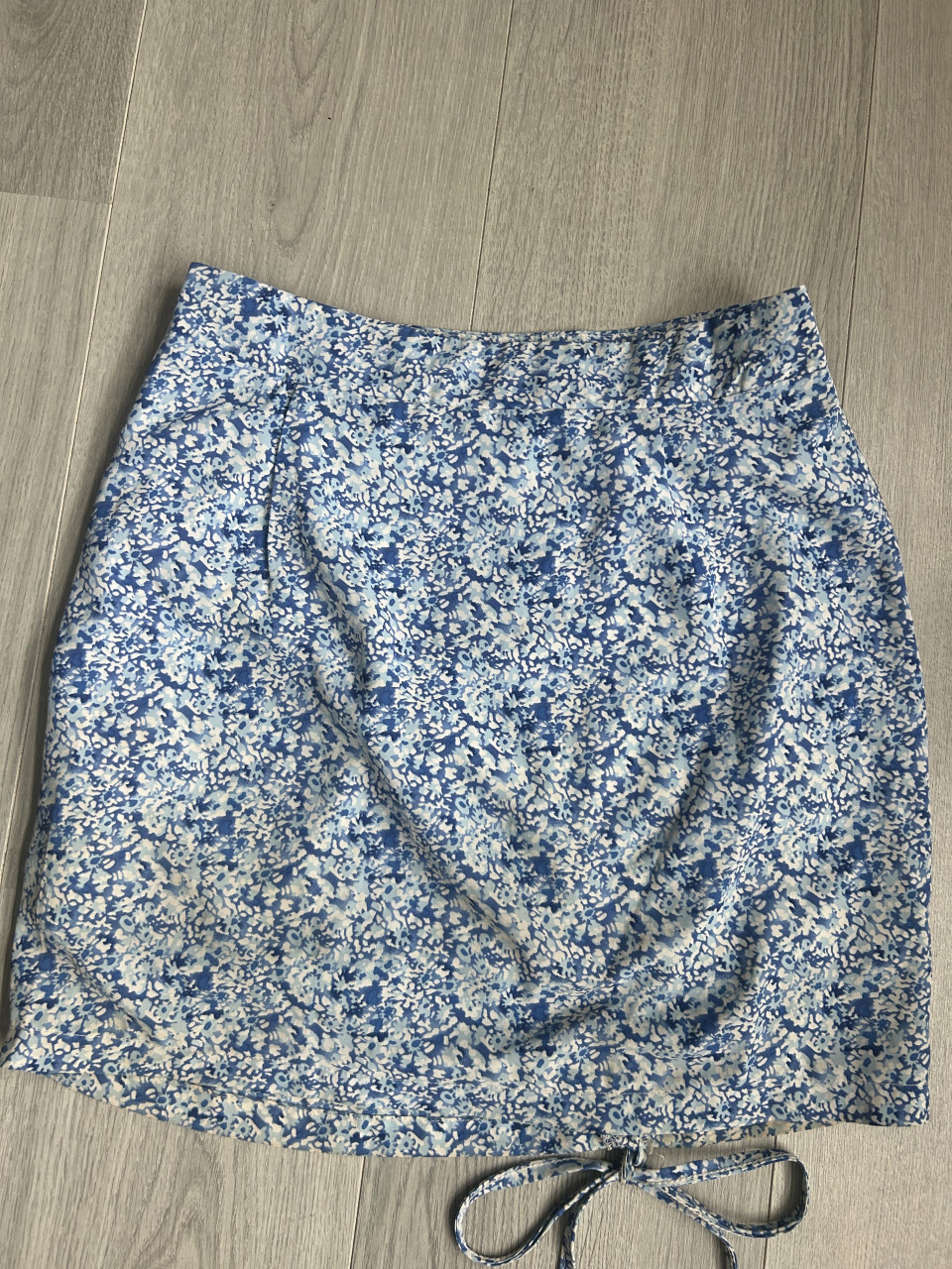 Rokje bloemenprint blauw, maat xs, Loavies