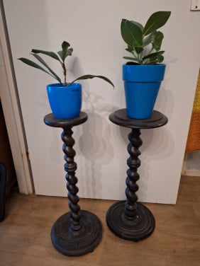 2 decoratieve plantetafeltjes
