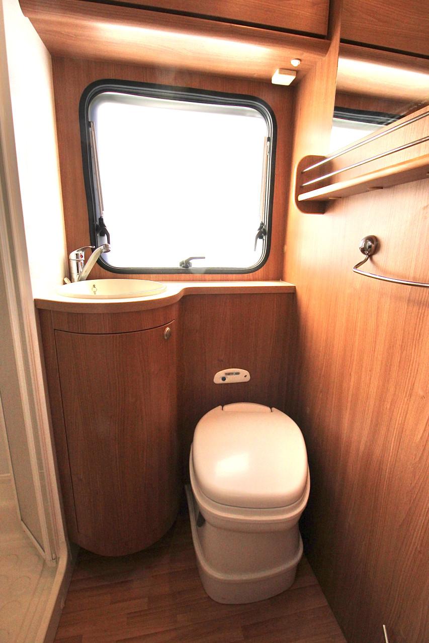 Rimor Europeo 87P(Vast bed, mega xxl garage, zeer netjes!!!)