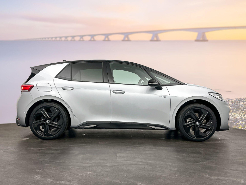 Volkswagen Id.3 gtx performance 79 kwh accu, 240 kw / 326 pk hatch