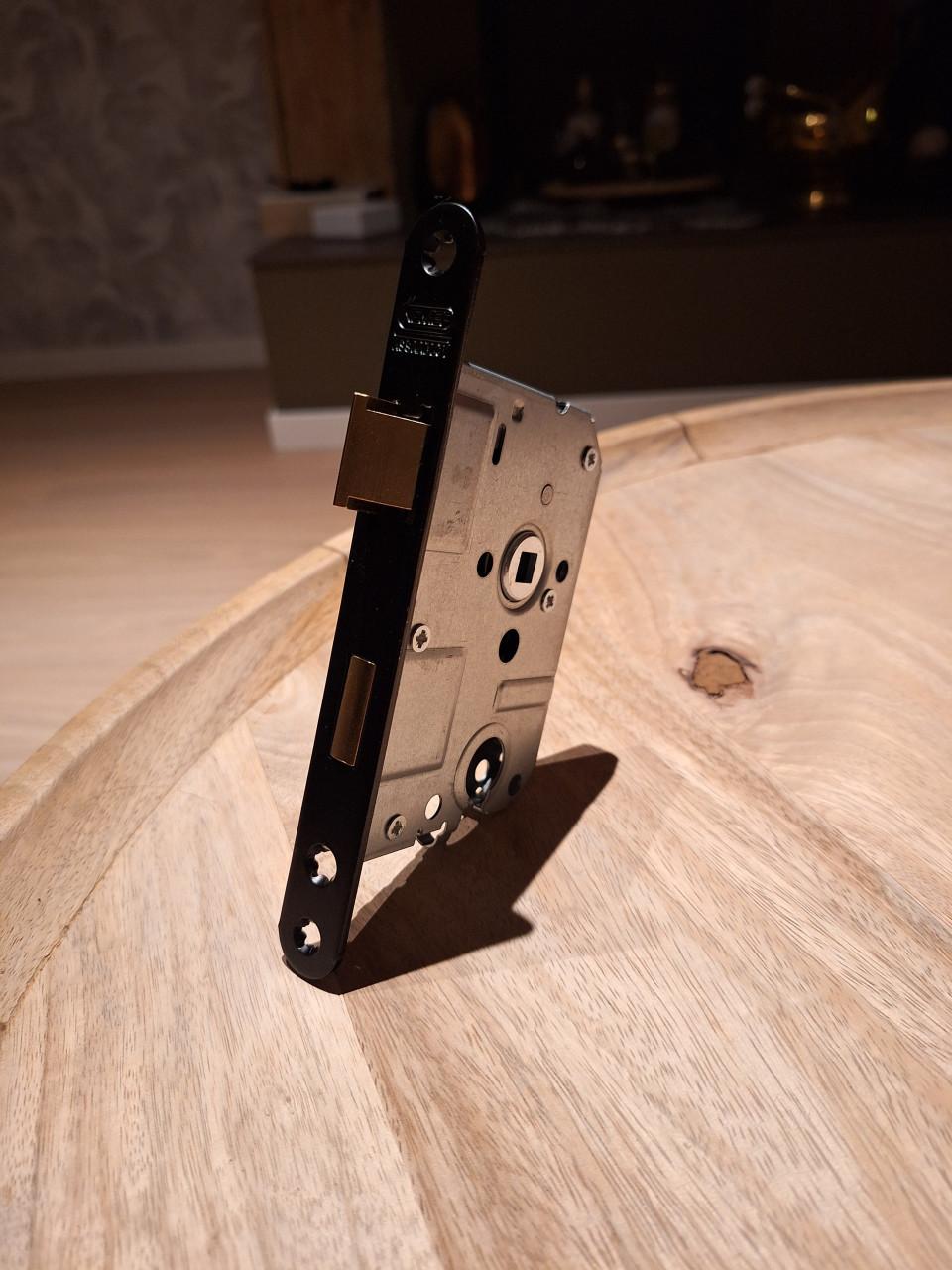 Nemef deurslot 1269/3, zwart gelakte voorplaat