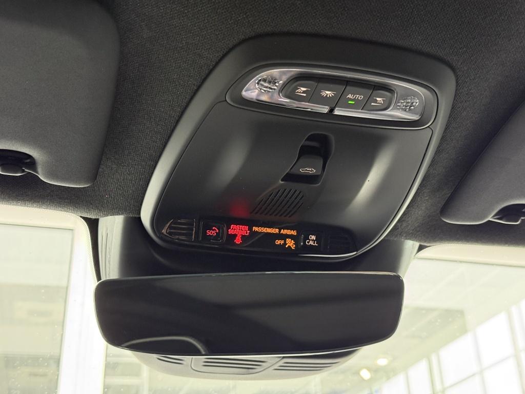 Volvo XC40 t5 262pk recharge ultimate dark