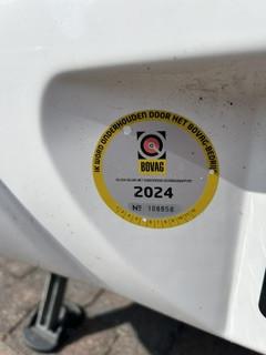 Caravan Hobby 460 UFE met vaste Thule luifel, voortent met losse luifel