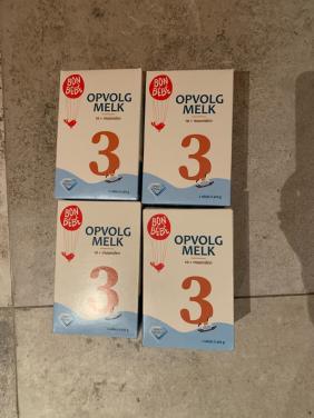 4 pakken opvolgmelk 3, 10+ maanden,
