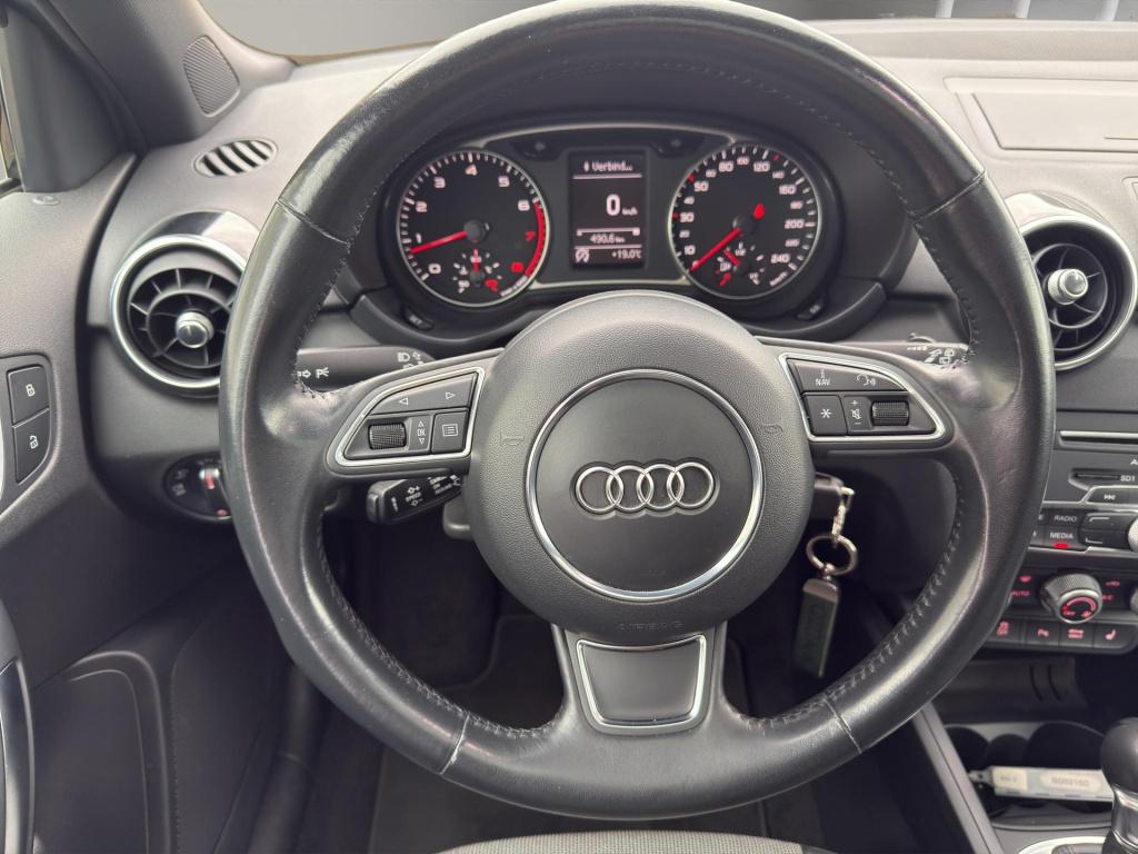 Audi A1 Sportback 1.4 tfsi advance sport pano | s-line | pano | stoelverw. 