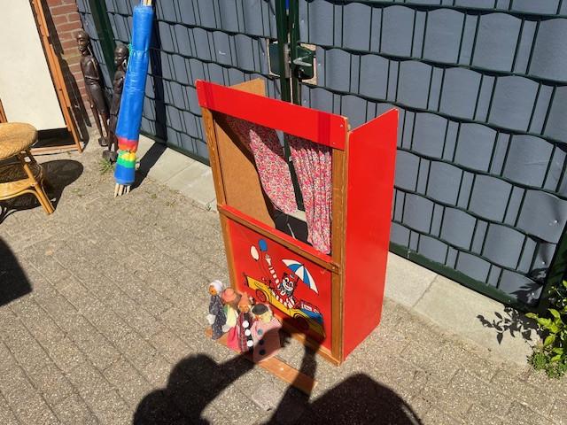 Poppenkast hout 4 poppen
