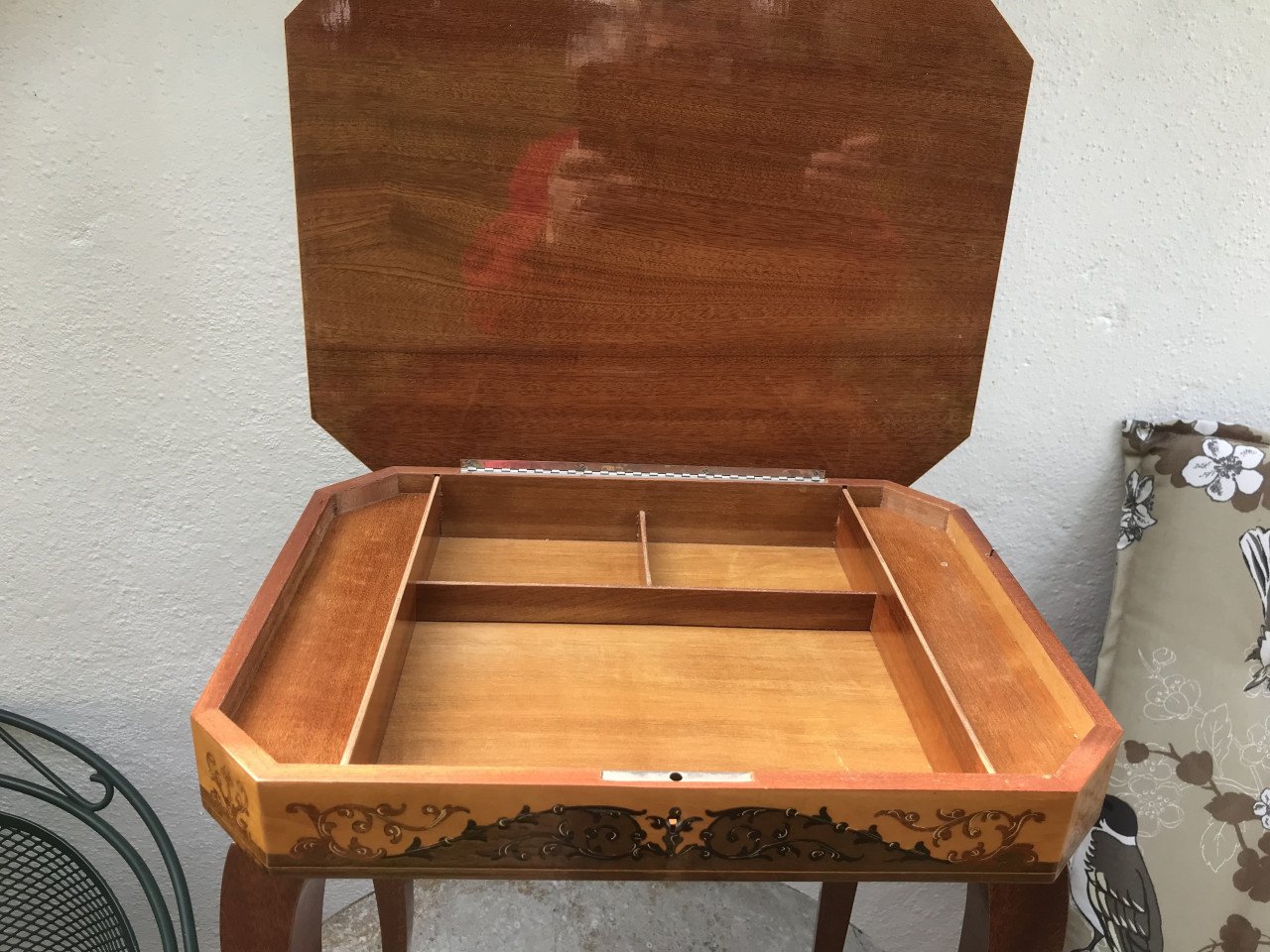 Vintage muziek/naai tafeltje