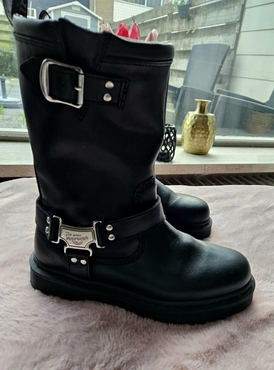 Zwarte Dr Martens laarzen, maat 41.