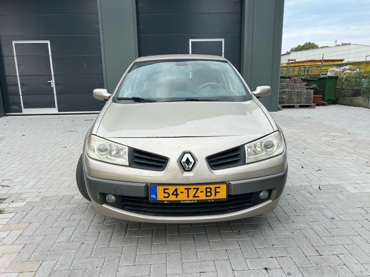 Renault Megane 2.0-16V Privilege Automaat
