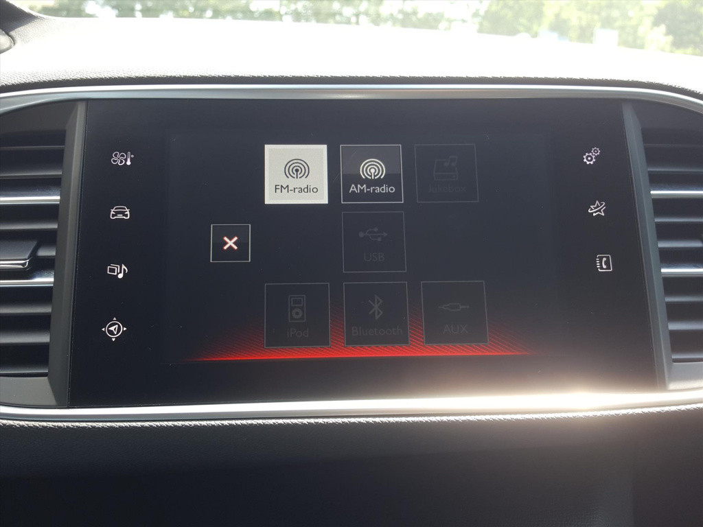 Peugeot 308 gt 1.6 turbo-205pk navigatie | full-led | alcantara | trekhaak 
